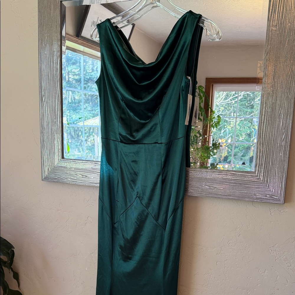 Munn size medium Elegant emerald Green Sleeveless Dress Maxi wedding prom